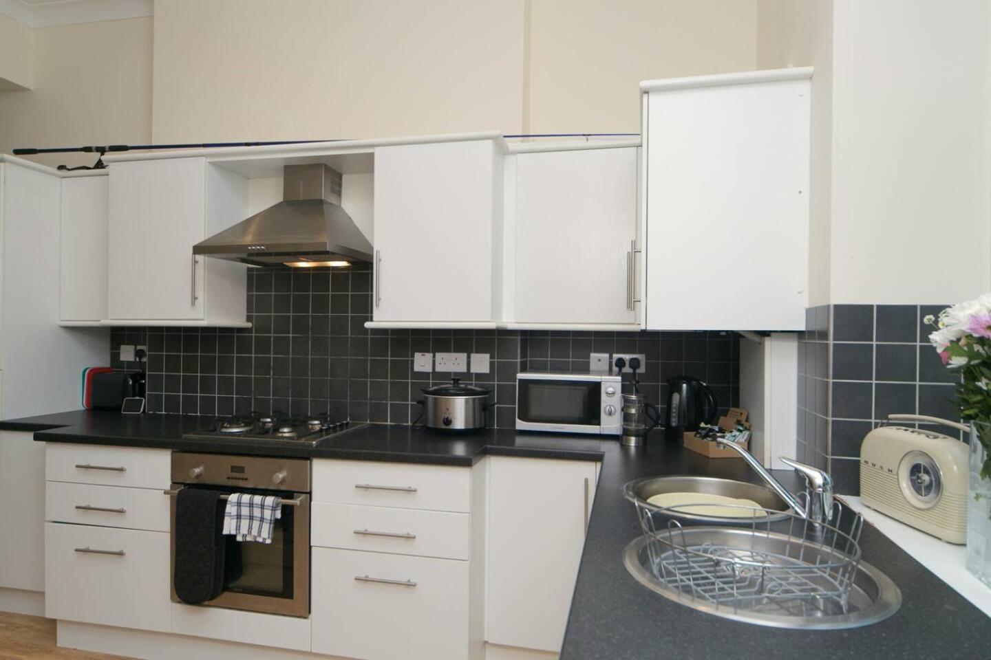 Pass The Keys Hafan Stylish 2 Bedroom Sea View Apartment Pwllheli Dış mekan fotoğraf