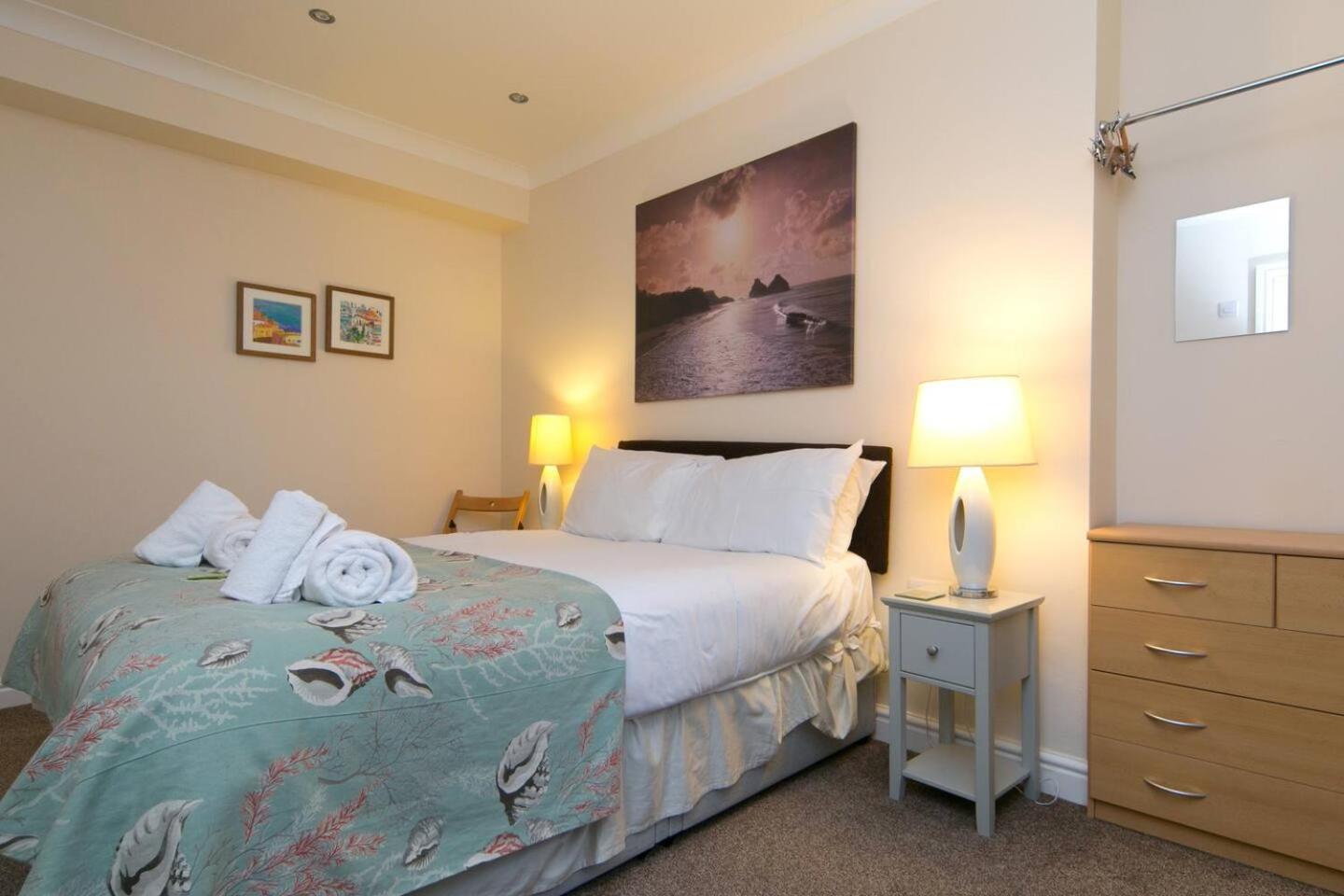 Pass The Keys Hafan Stylish 2 Bedroom Sea View Apartment Pwllheli Dış mekan fotoğraf