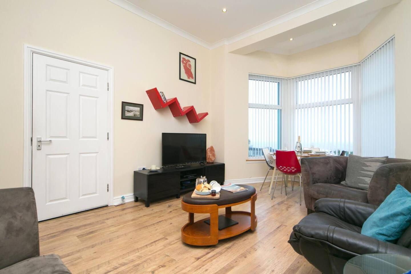 Pass The Keys Hafan Stylish 2 Bedroom Sea View Apartment Pwllheli Dış mekan fotoğraf